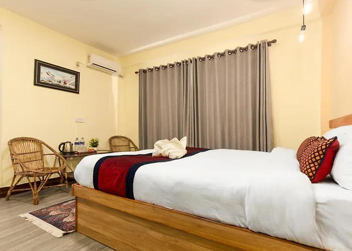 Hostel Thamel & *